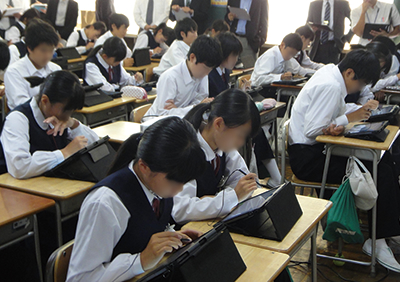 平成28～29年度のタブレットPC活用のモデル校（芳賀中学校）