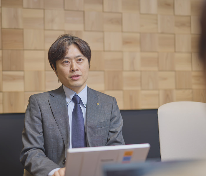 入社8年目