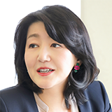 白河 桃子 氏