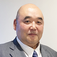 前田 賢司 氏